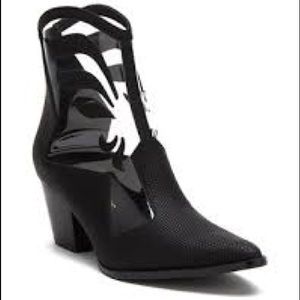 Coconuts by Matisse Cloud Nine black booties